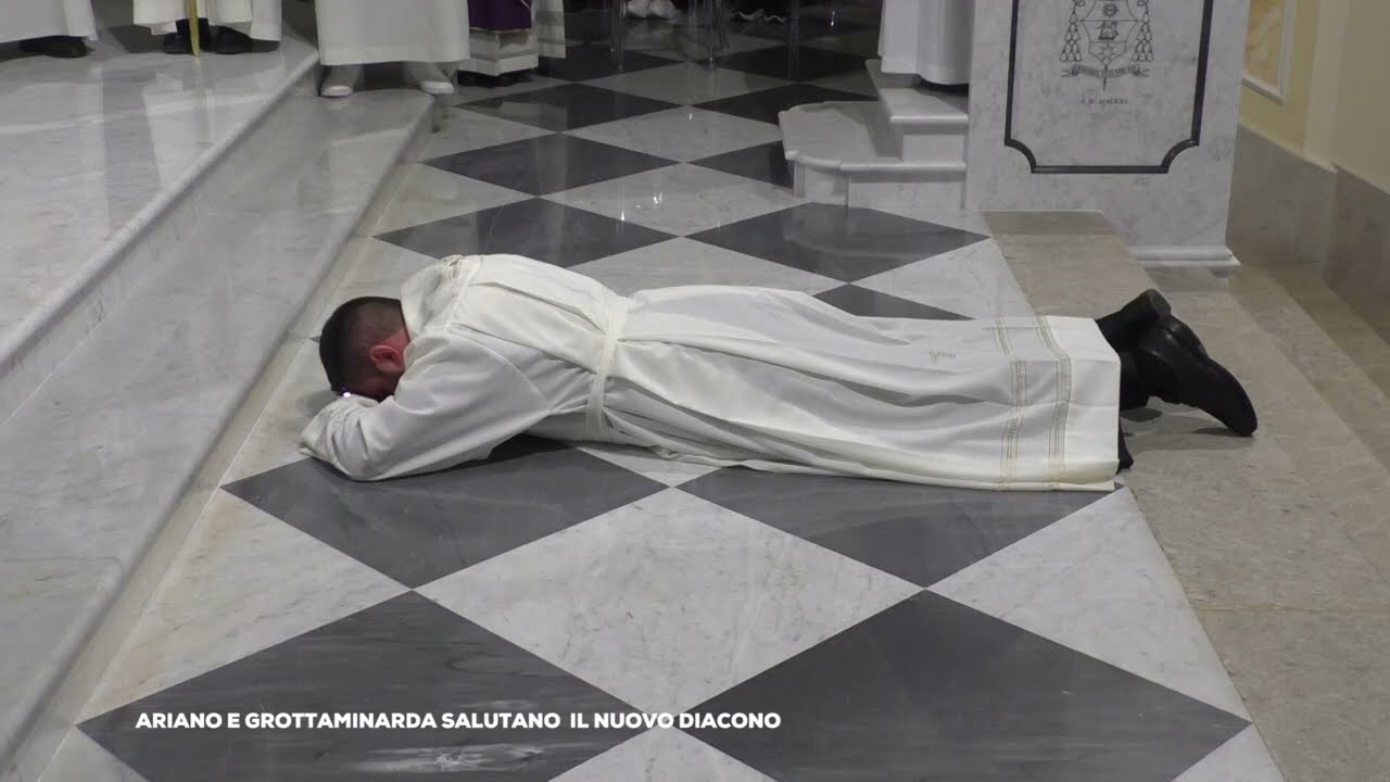 Ariano, la Diocesi ha un nuovo Diacono. Don Nico ordinato dal Vescovo Melillo