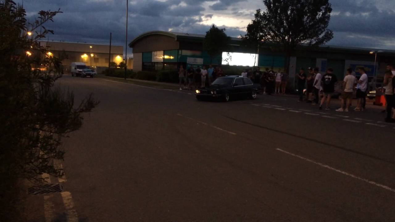 Bmw 325i M50 Turbo (Holset Hx25) Burnout leaving car meet!