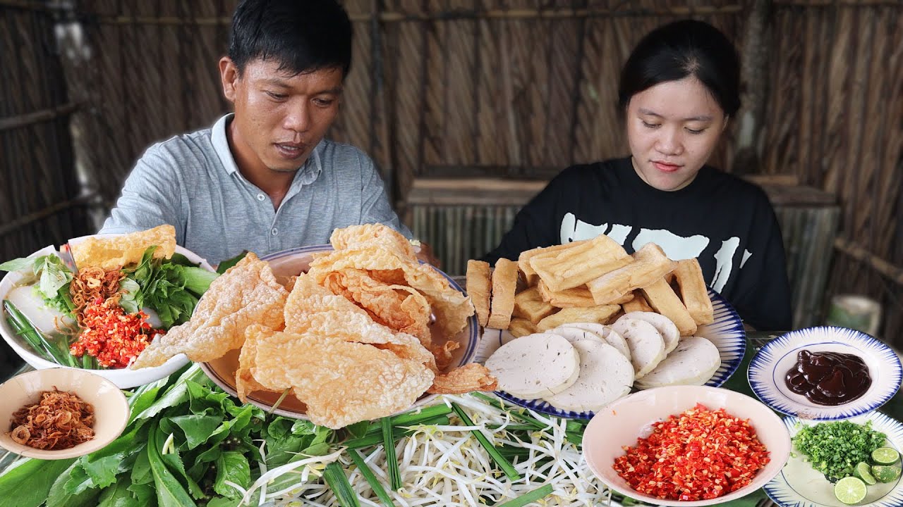 Làm Nồi Hủ Tiếu Trái Này Ngoài Đồng Cực Ngọt | VTNam Vlog #198