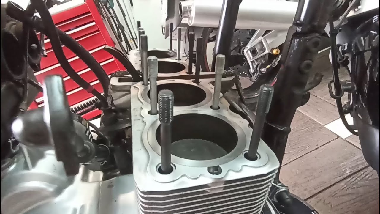 SUZUKI GSX1100G service (cz.2) - głowica, miska, zawory, rozrząd, gaźniki, synchro. FINAŁ👌💪