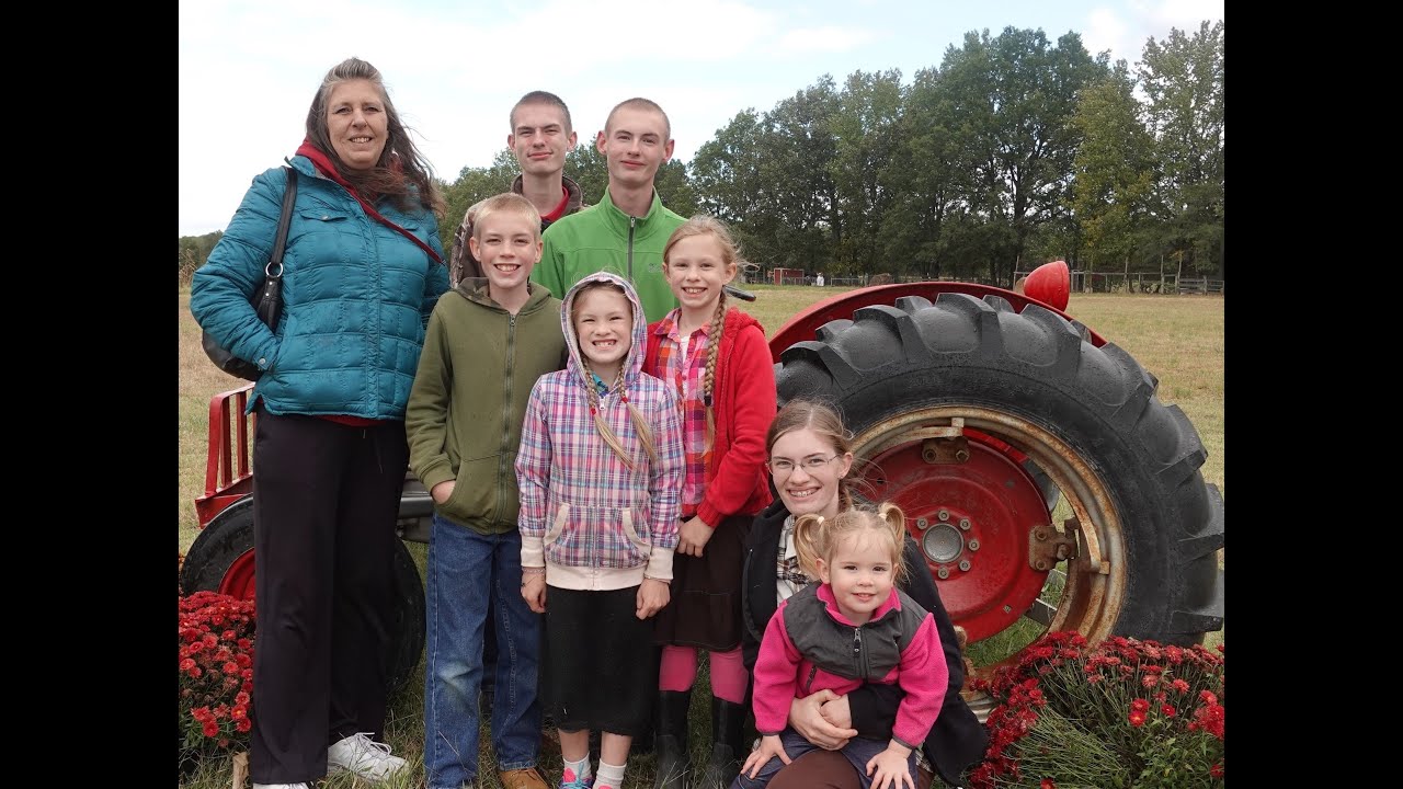 Ms. Lisa Comes to the Pumpkin Farm With Us!