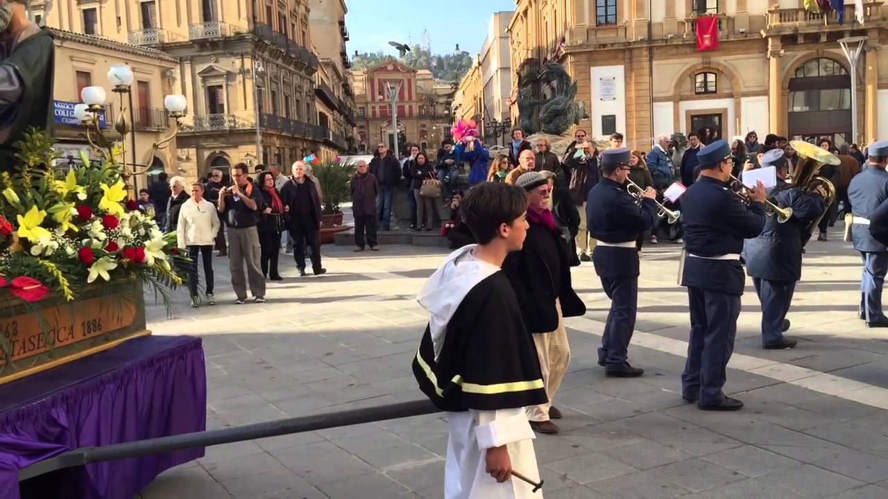 Banda S. Albicocco in "Giovedì Santo a Caltanissetta", composta dal Mº Calogero Ottaviano