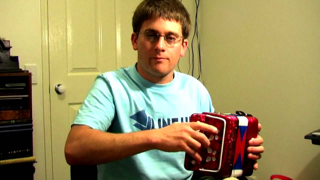The Irish Lilt - Toy Accordion (Child Prodigy)