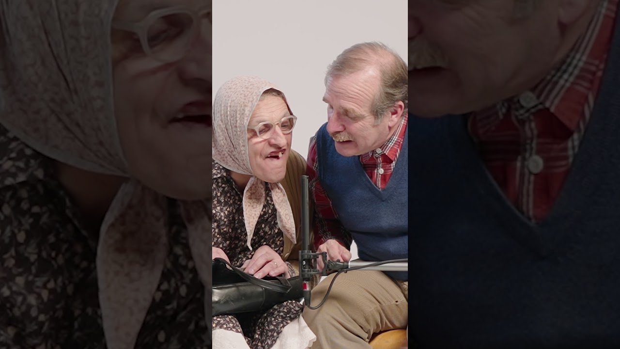 #LesBodins essayent #ASMR 🤣Retrouvez le duo dans #LesBodinsPartentEnVrille le 19 mars au cin&eacute;ma 🐪