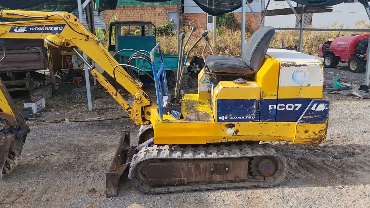 xe đào Komatsu pc07 động cơ ba máy dầu giá 7X.xx..lh.0835.585879
