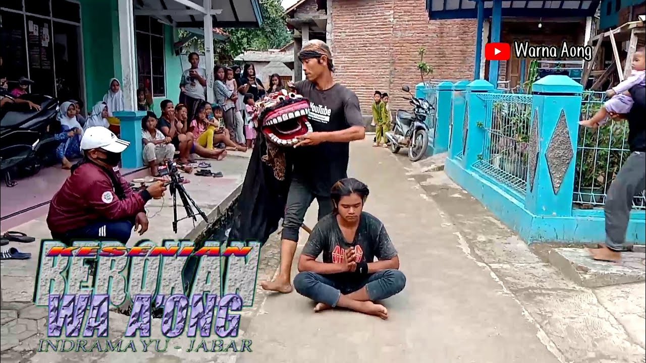 ATRAKSI RITUAL BEROKAN WA AONG SHOW KOTA JATIBARANG