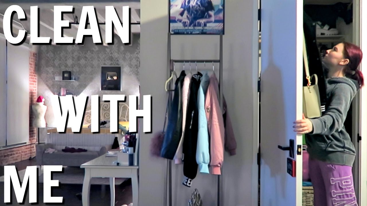 CLEAN MY APARTMENT WITH ME | VLOGMAS