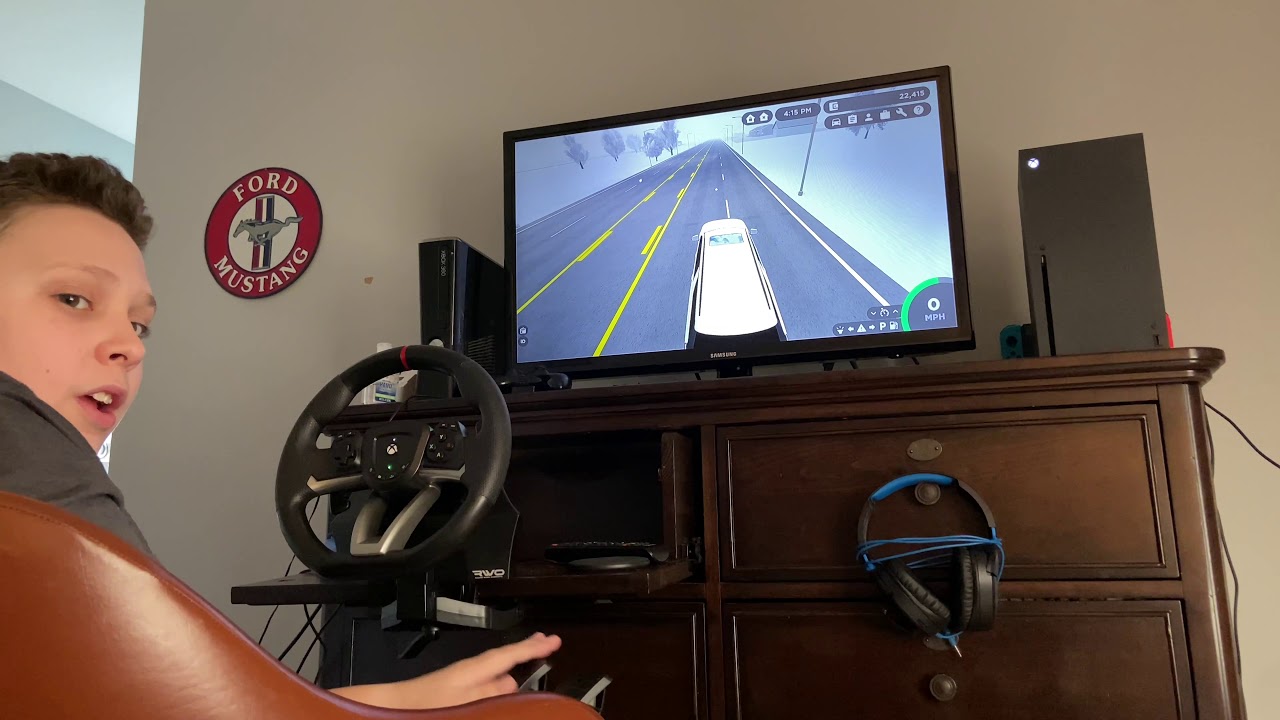 Roblox Greenville с гоночным рулем Hori для Xbox Series X