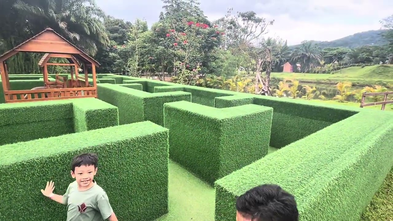 Liburan akhir tahun 2025 ke Enchanting Valley By Taman Safari