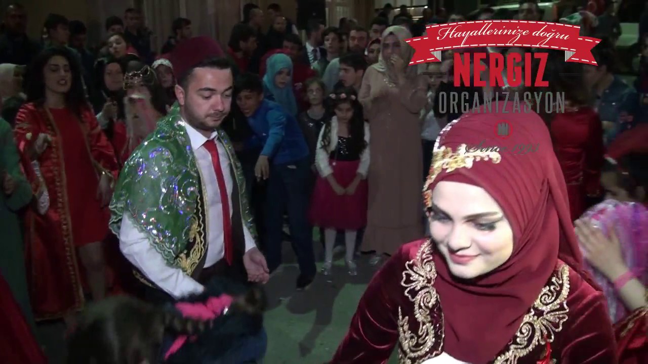 Kına Gecesi Testiyi  Böyle Kırarım büşranın kına gecesi