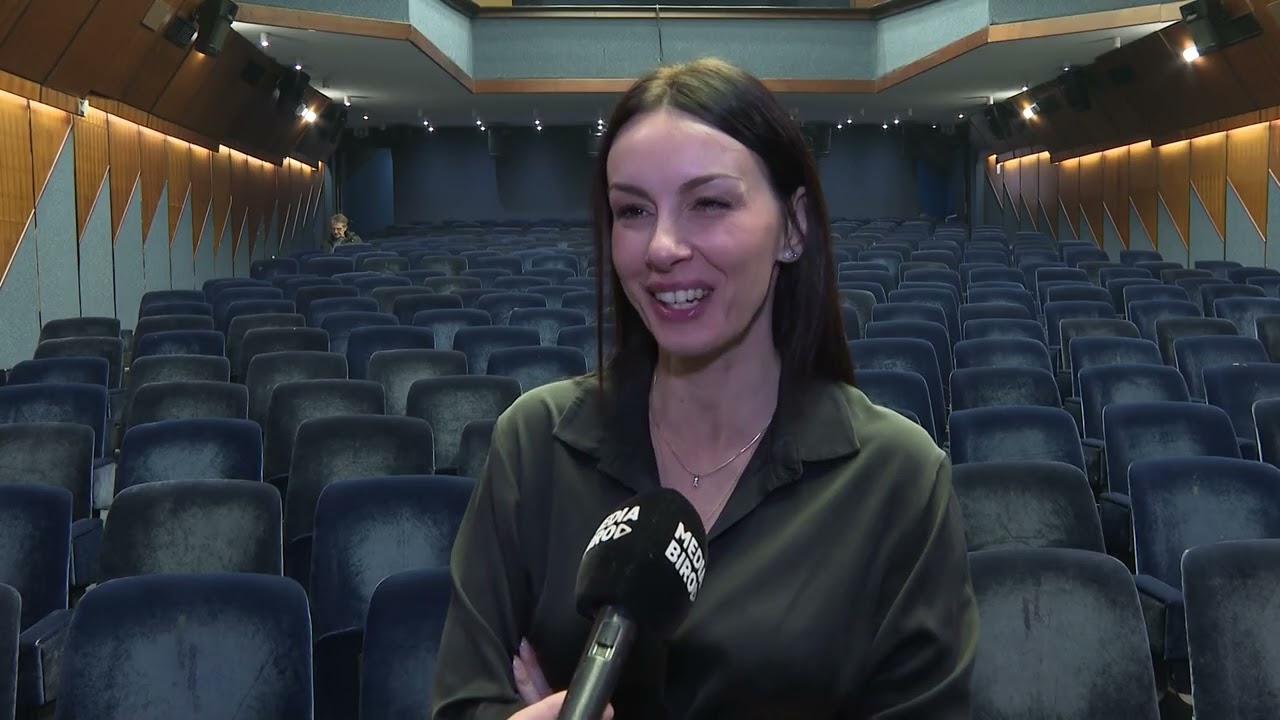 Izvedba predstave Frenki i Džoni u Podgorici, Glumica, Sloboda Mićalović