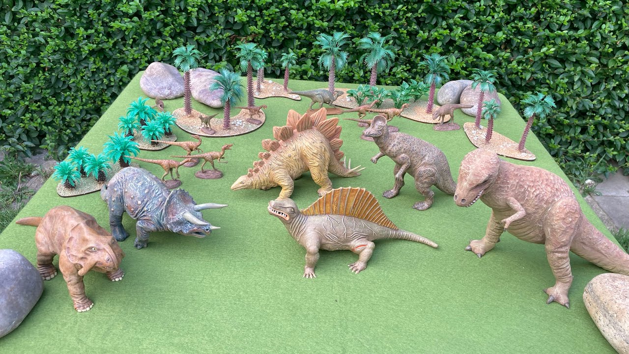 Lindberg and Tamiya 1/35 dinosaur model kits