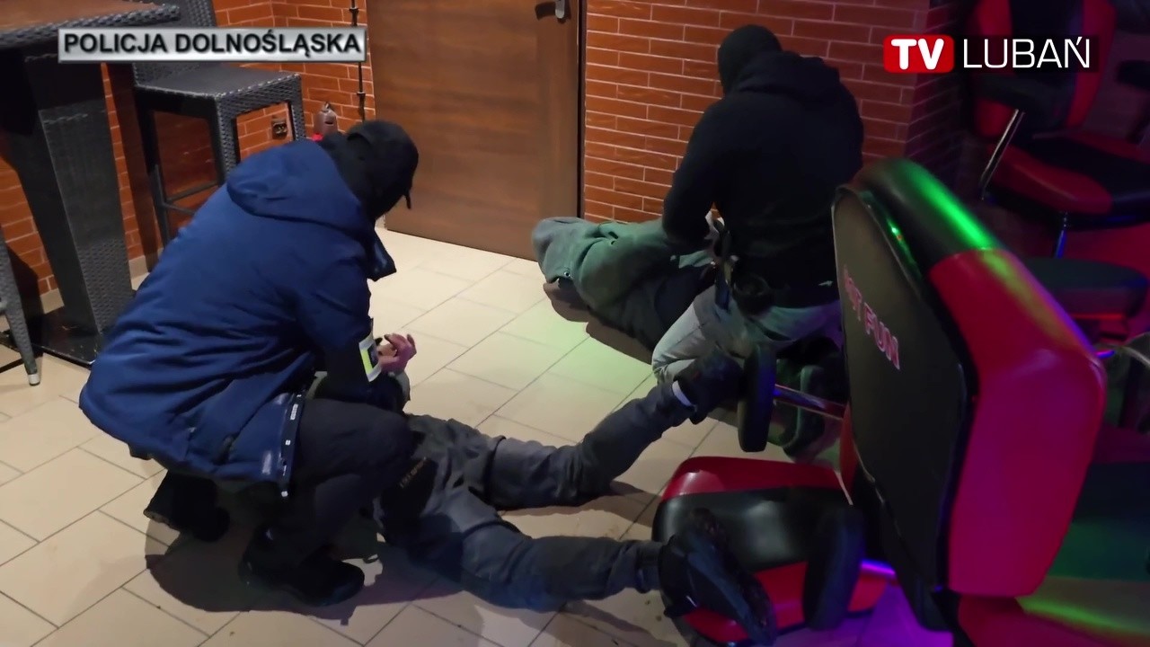 Lubań. Nielegalne automaty do gier i narkotyki