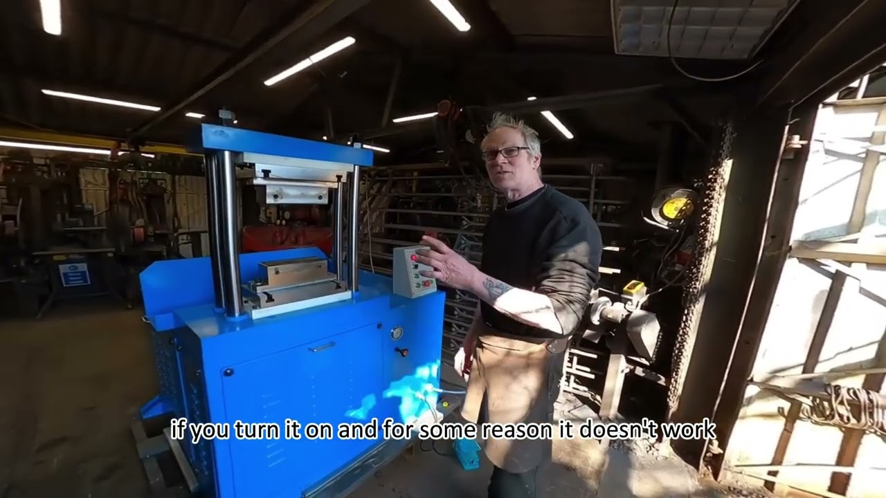 feature of the Anyang 30T hydraulic press for blacksmithing, forging, blade making.