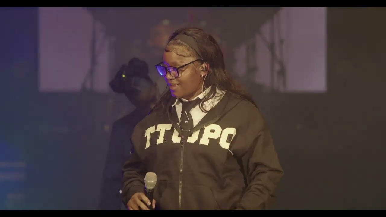 Nisha Ts Gender iiH Woman King HICC live performance 