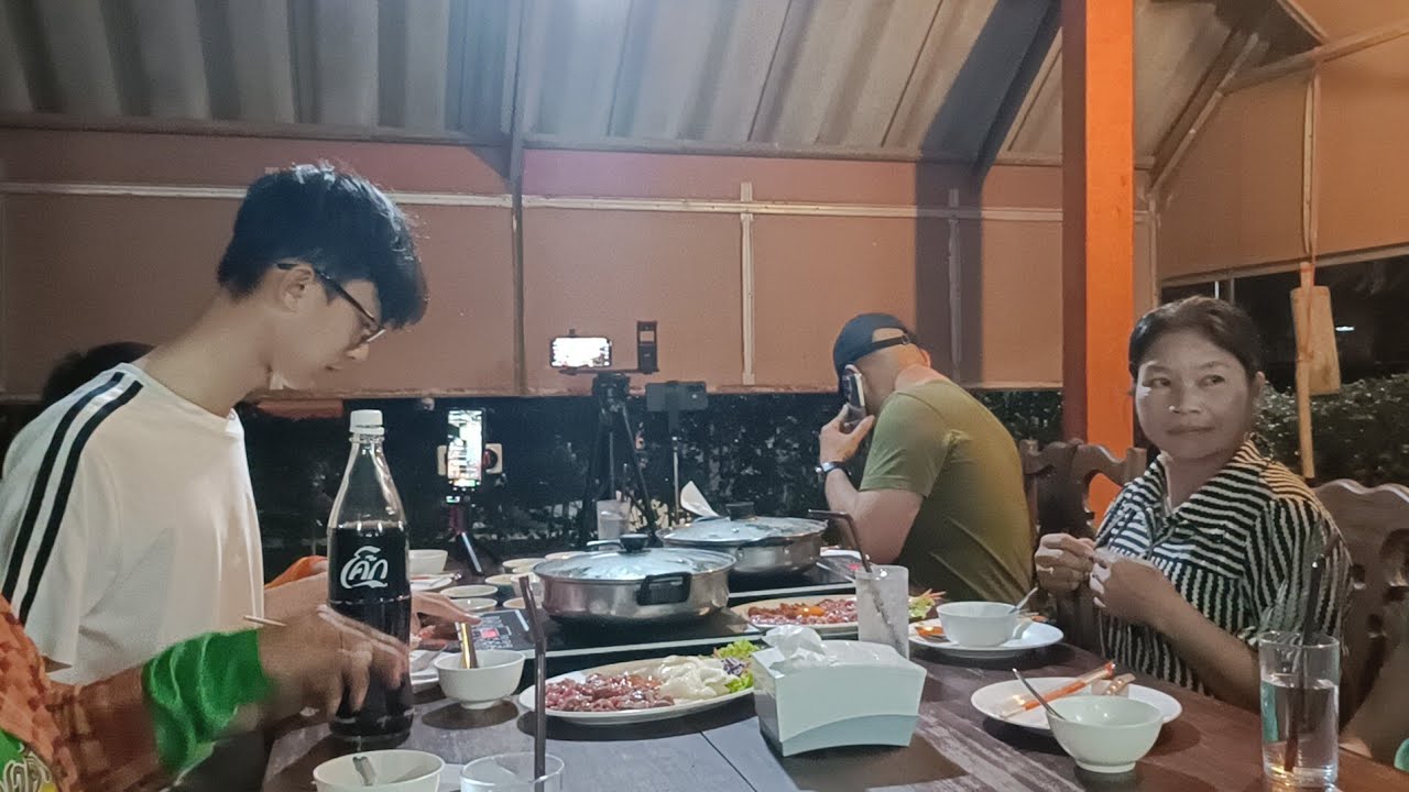 สด   พุ่มพวงไม้เย็นนอกบ้านจากผู้ใหญ่ใจดี