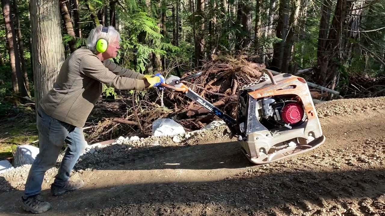 TWO BLONDES ON A BUILD STORY #6 THE LONG & WINDING DRIVEWAY PART 2