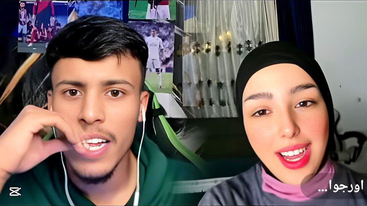 فصيص مع  ميكس يطلب من فيصل موال على ايقاع البيات فيصل خلاه ميكس ينط من مكان من كثره الاحساس