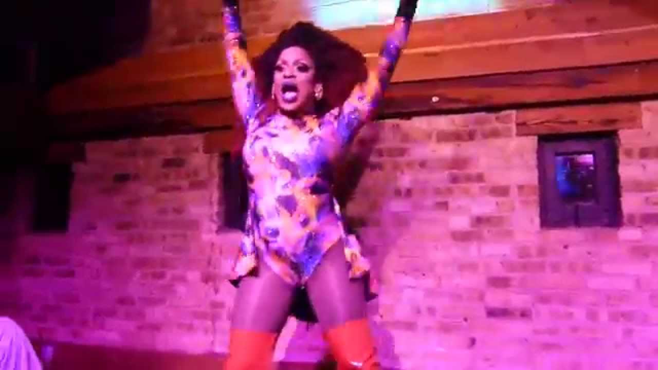 Roscoes Ruganza Day 1 - Kennedy Davenport