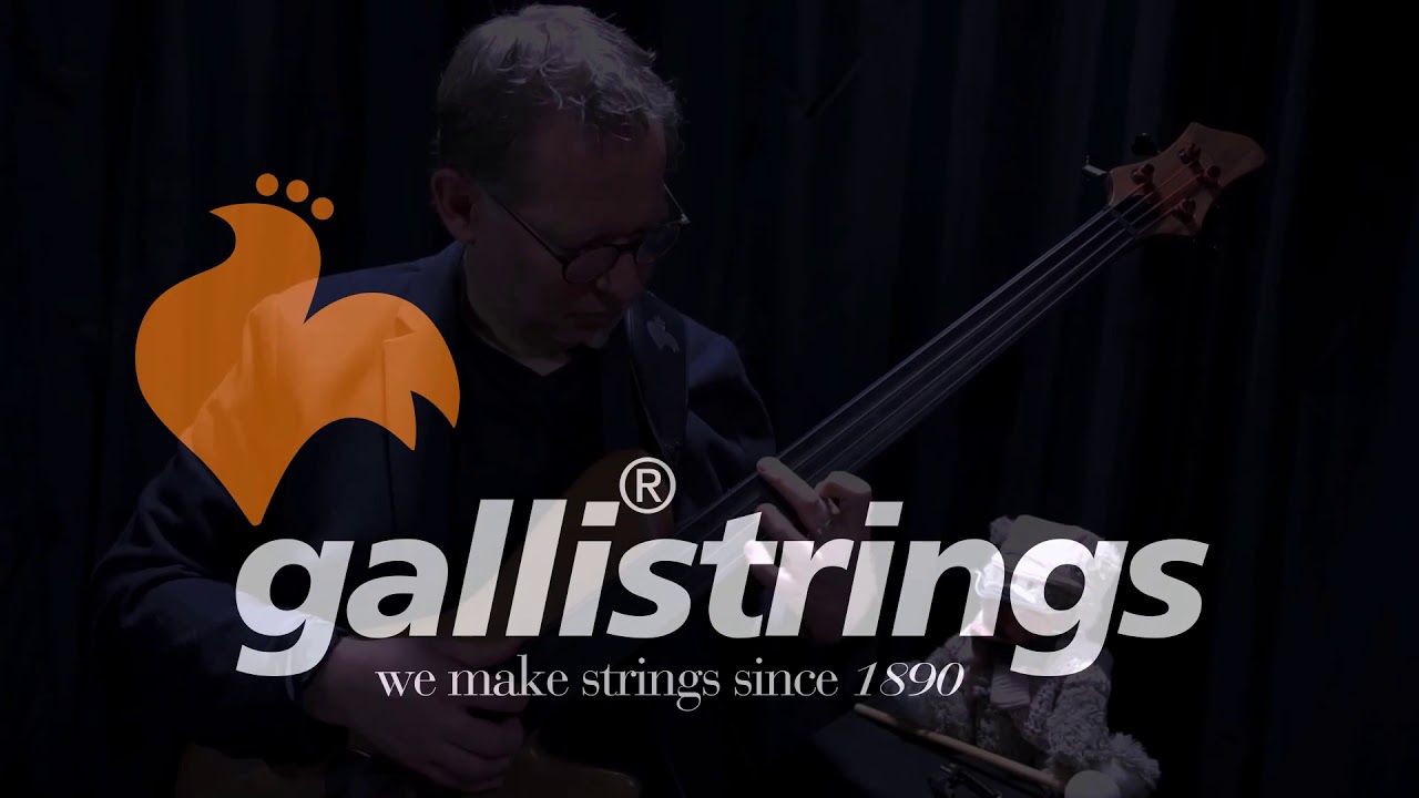 - New Video - Ralf Gauck - Bassplayer playing Black Nylon