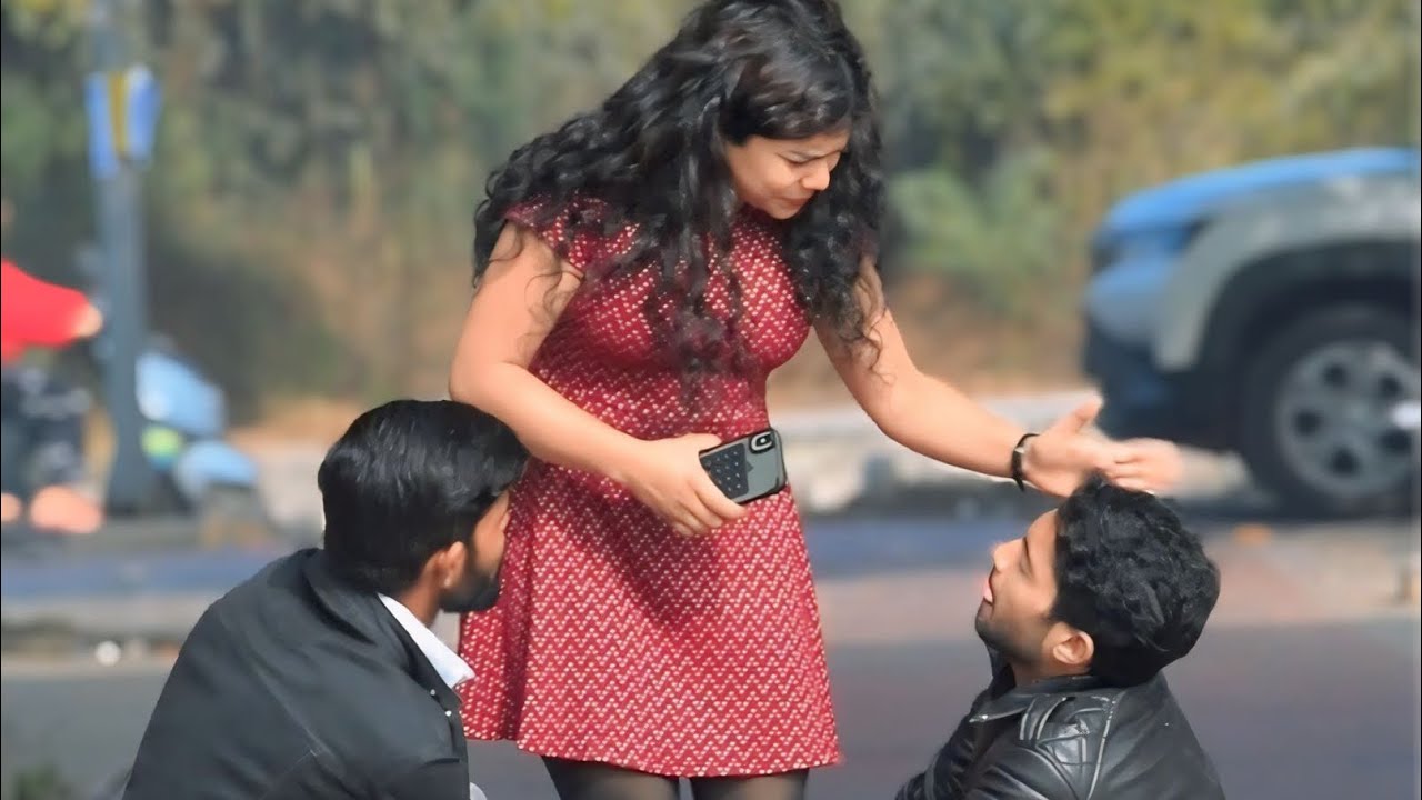एक लड़की के पीछे दो लड़का 😱🤣