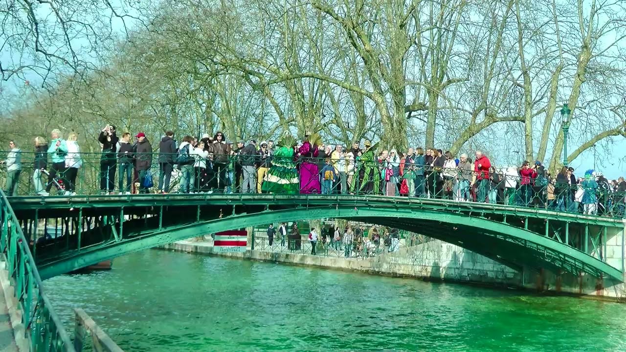 DU CARNAVAL VENITIEN D'ANNECY AU TRAIN DES GLACIERS