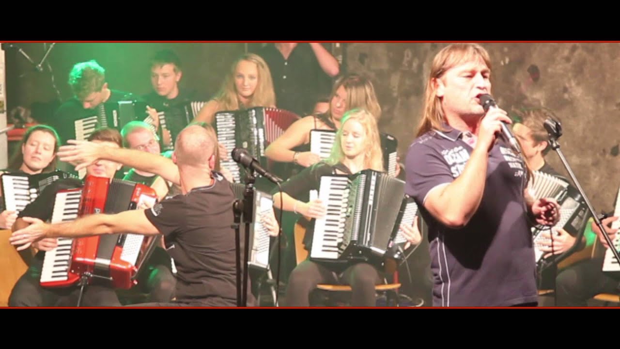 Rock Akkordeon Orchester Celebrate Music - Summer of 69
