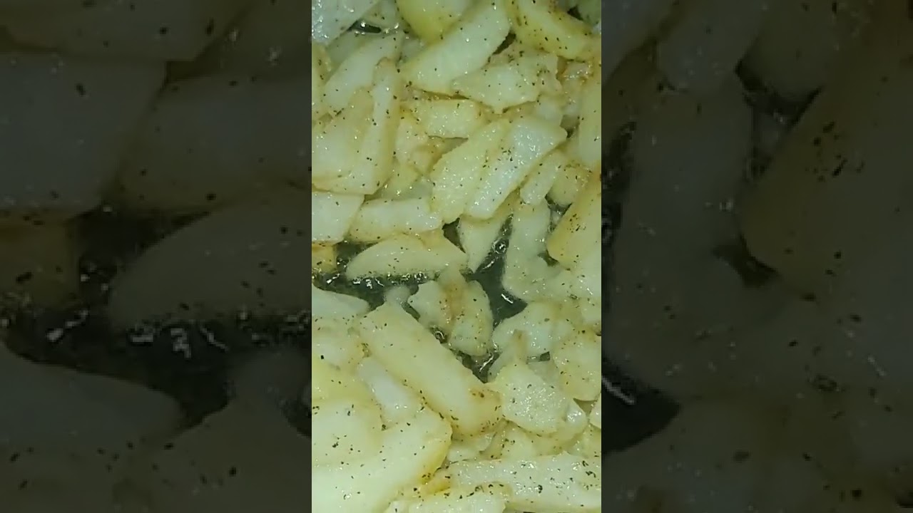 fried potatoes in cast iron