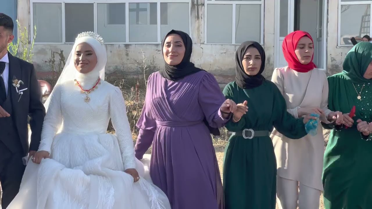 Büyük oluklu köyü gelin alma , muazzam bir düğün