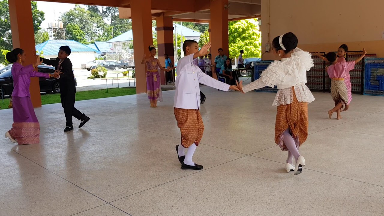 โรงเรียนวุฒินันท์62 แข่งขัน รำวงมาตราฐาน ระดับ จ.ระยอง งานศิลปหัตถกรรมนักเรียน69