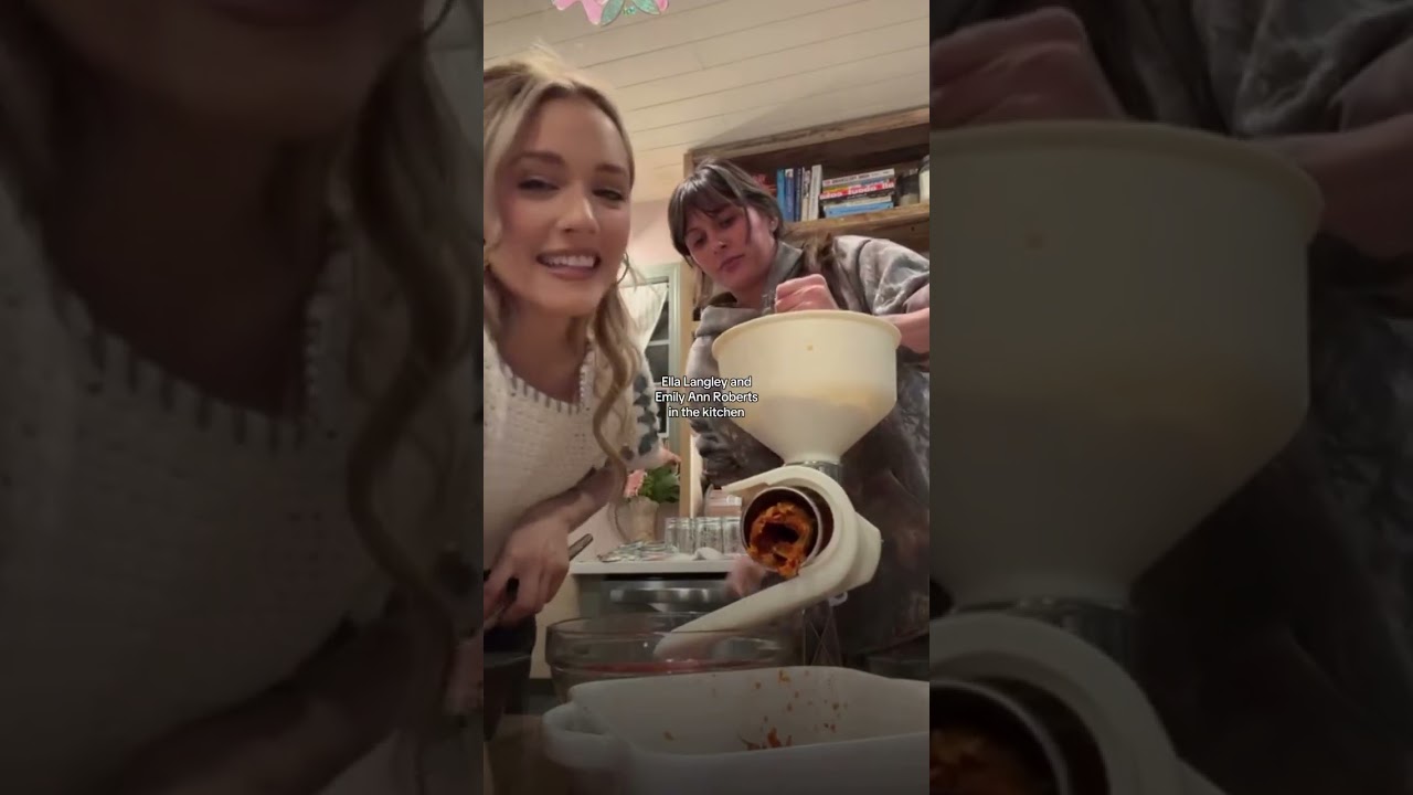 Ella Langley and Emily Ann Roberts just being real as per usual 🤷