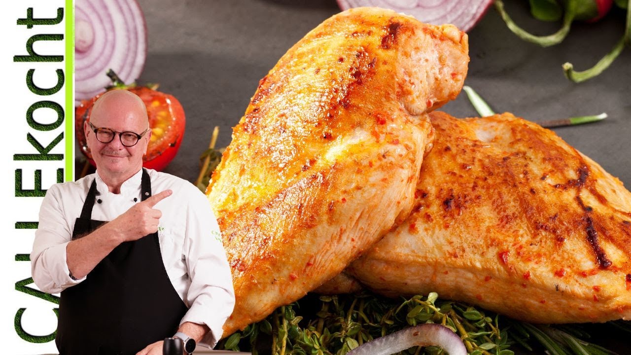 Knusprige Hähnchenbrust mit Salbei und Schinken im Backofen gebraten.