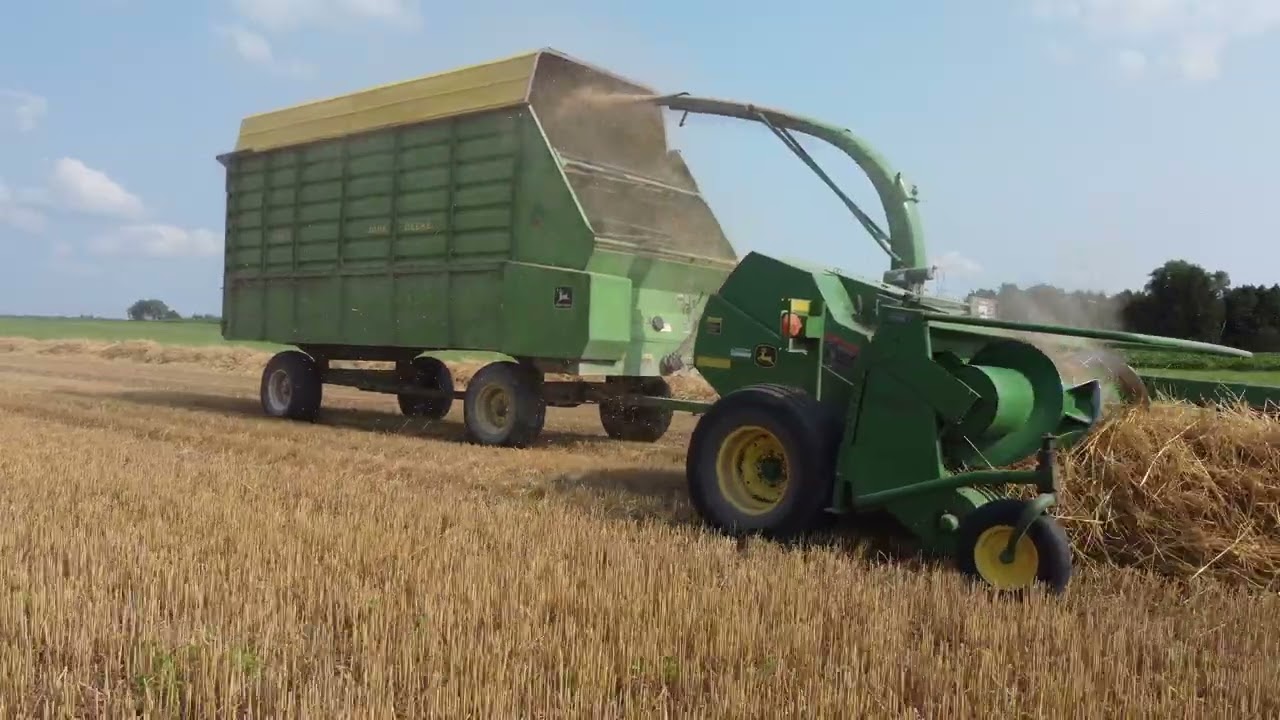 Ensilage de la paille, Ferme N Breton