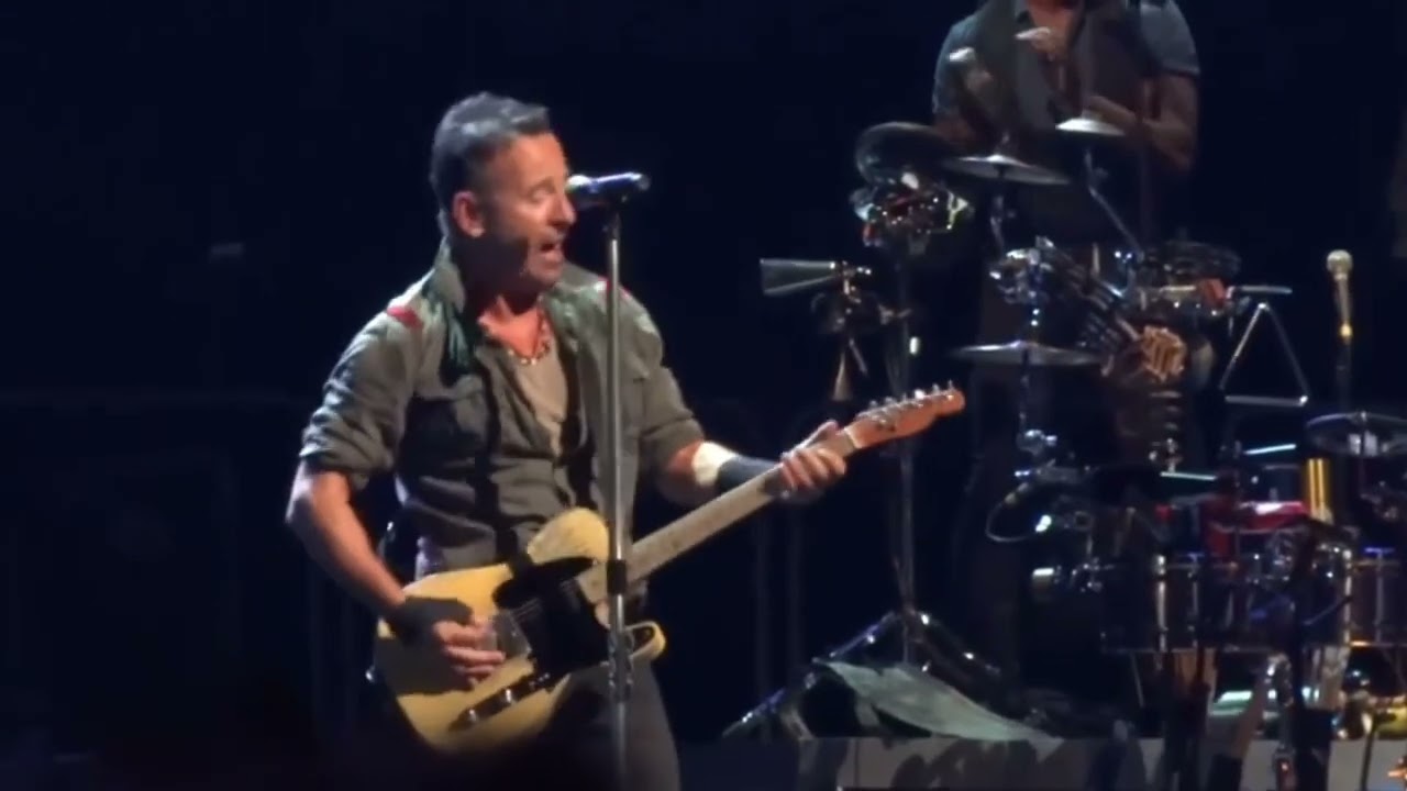 Bruce Springsteen - Louie, Louie - Live from Charlotte (04/19/2014)
