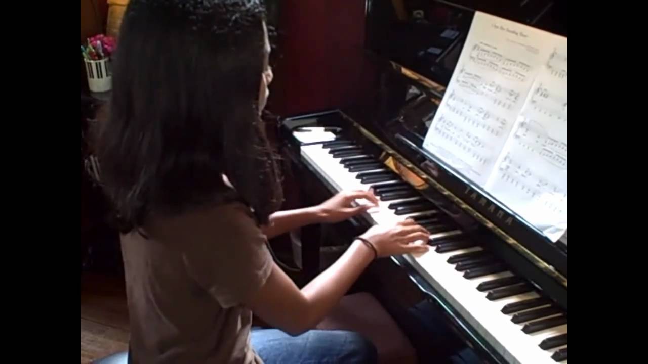 I Saw Her Standing There by Lennon and McCartney (Student Piano Solo)