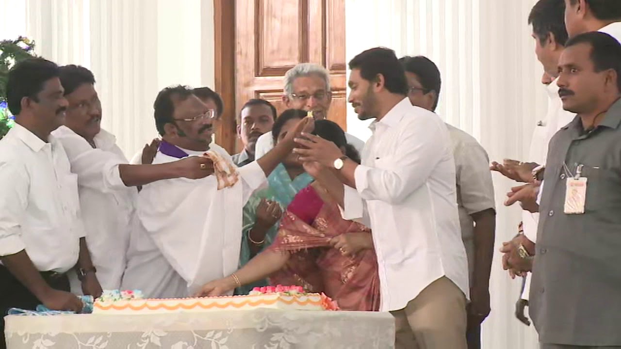 AP CM YS Jagan attended to Christmas Celebrations || CSI Church|| Pulivendula