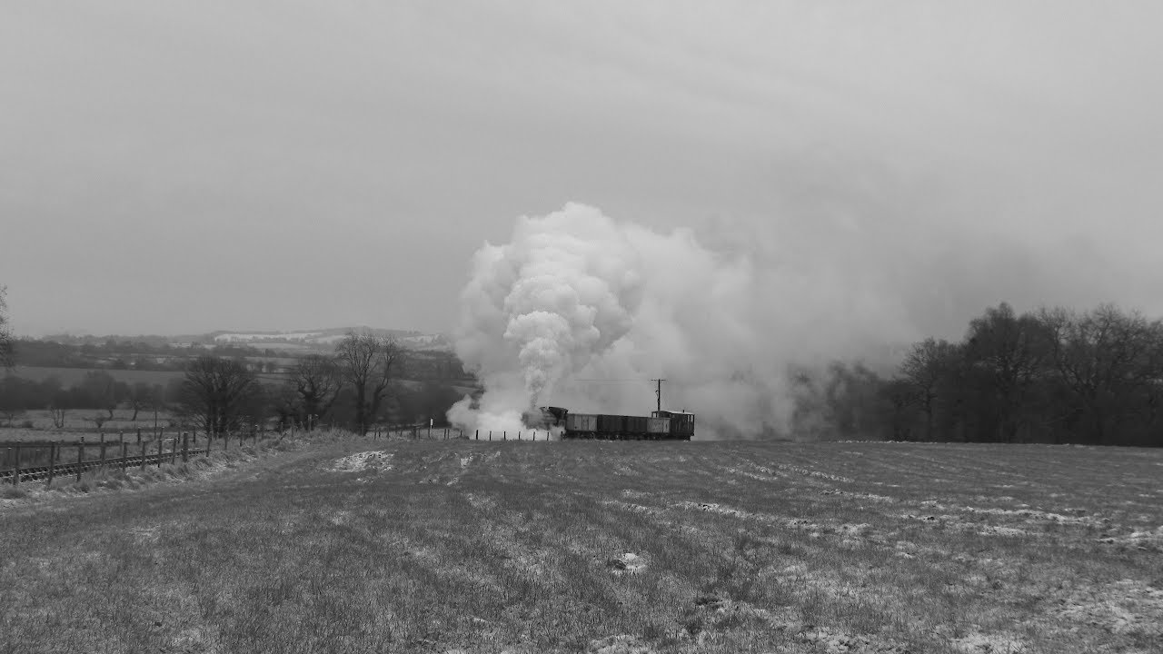 Foxfield Railway 0-4-0ST steam locomotive struggles on the formidable 1 in 19 climb