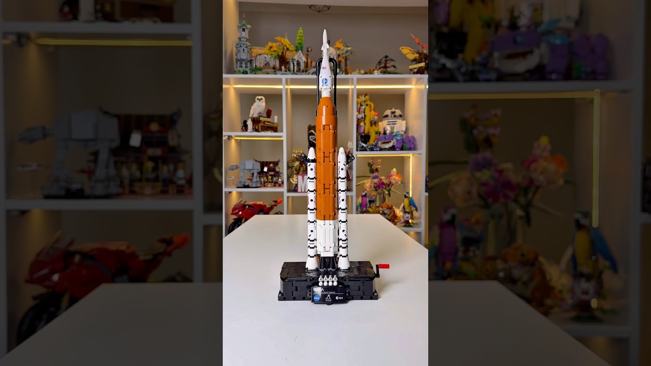 LEGO Technic NASA Artemis Space Launch System Rocket Speed Build! #rlfm #reviews #42221 #lego