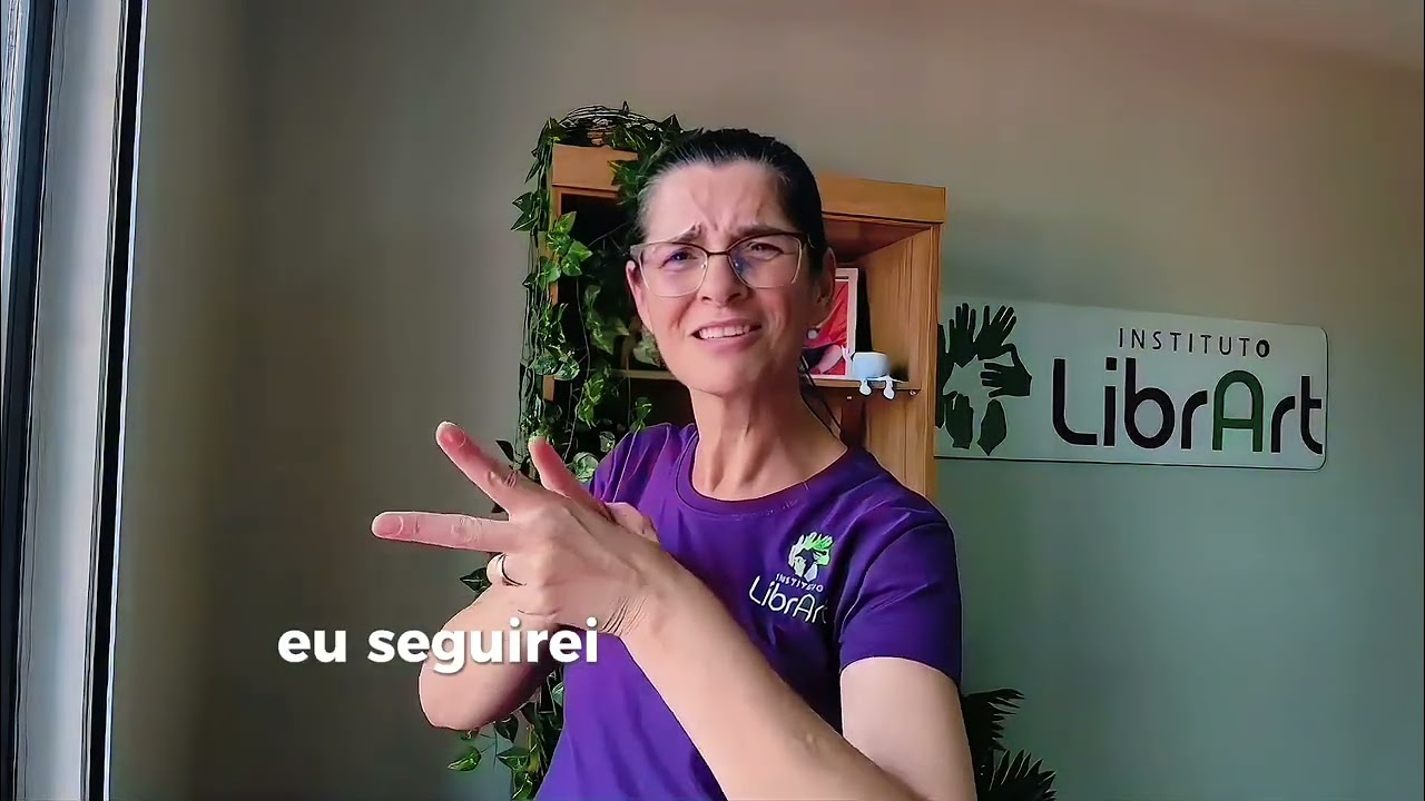 HINO 232 EM LIBRAS. 