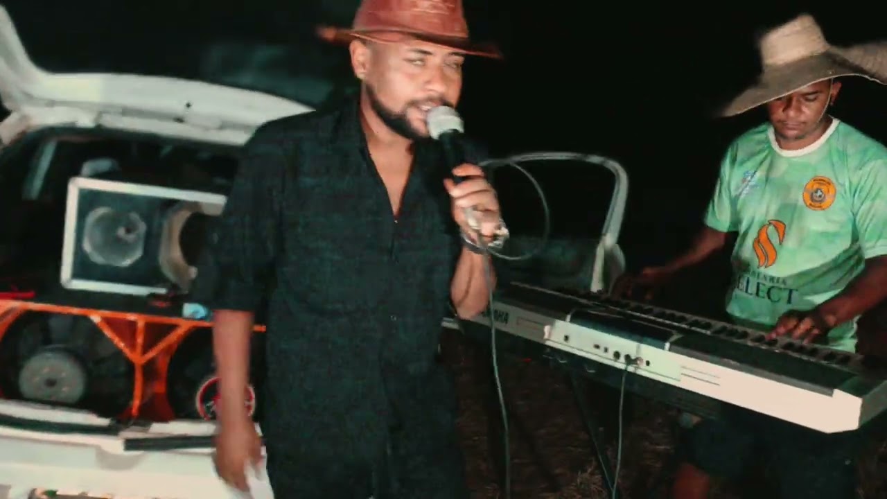 ELL BRAZZINO- BAILE DAS NOVINHA-Uma dose dom mercynho 