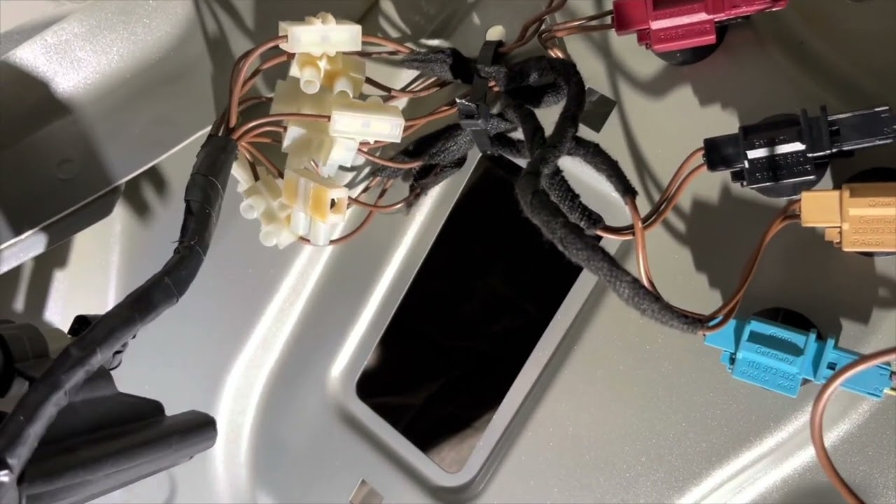 Maletero VW Passat CC no abre, reparar rápido y fácil.