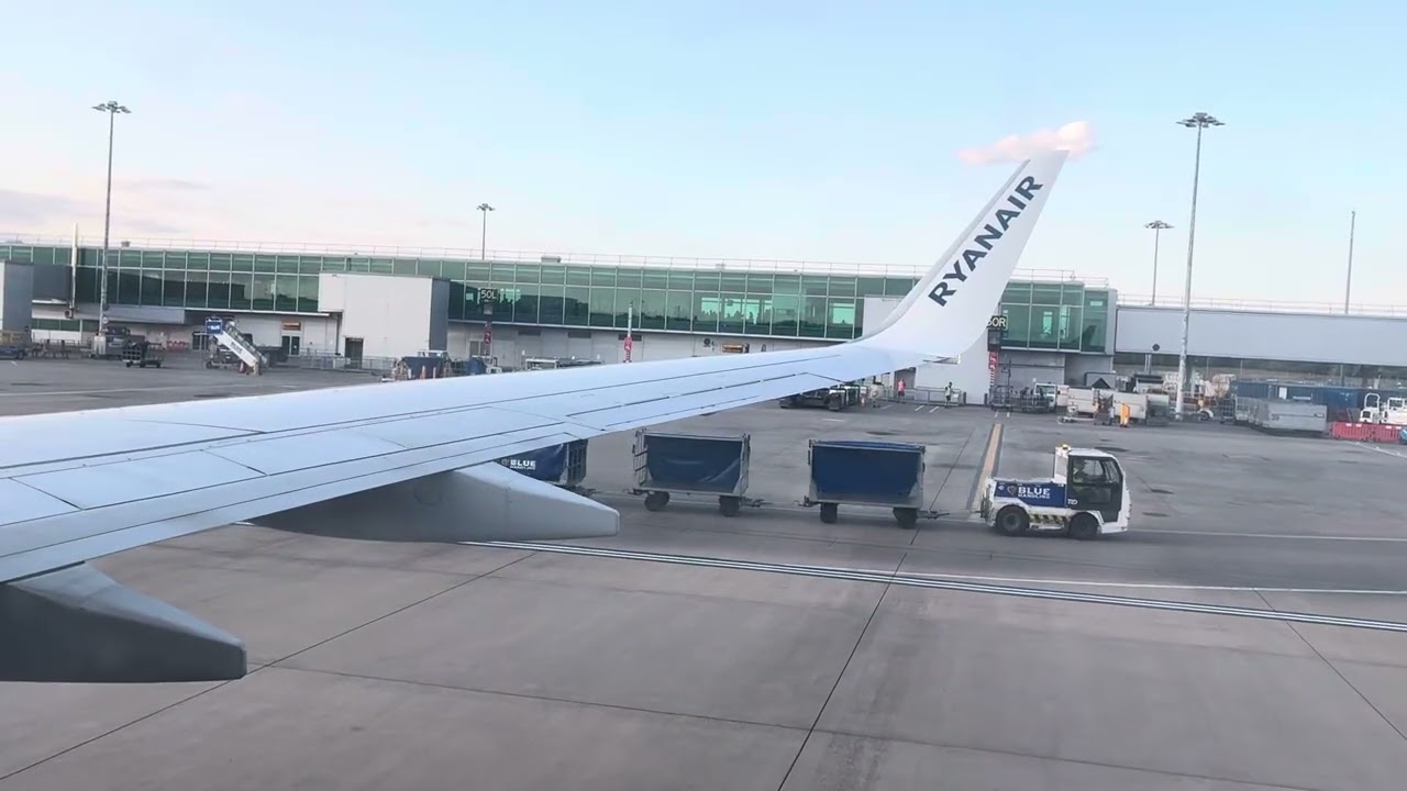Ryanair B737-800 take-off Stansted Airport 