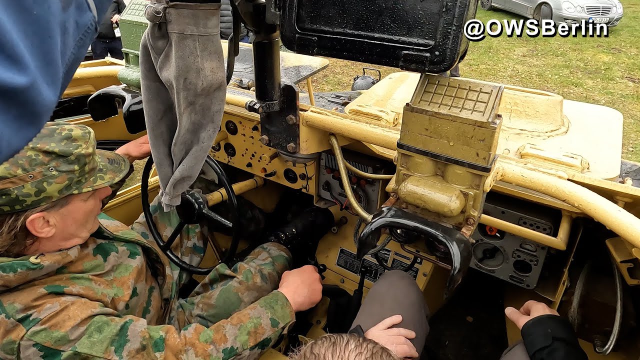 Soviet (USSR) armoured transporter BTR-40 | Exterior and Interior Walkaround