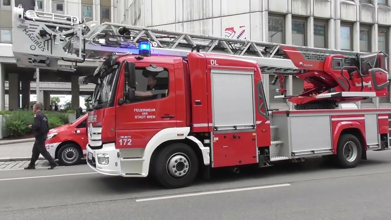Brandmeldealarm in Unterkunft Feuerwehr Wien im Einsatz
