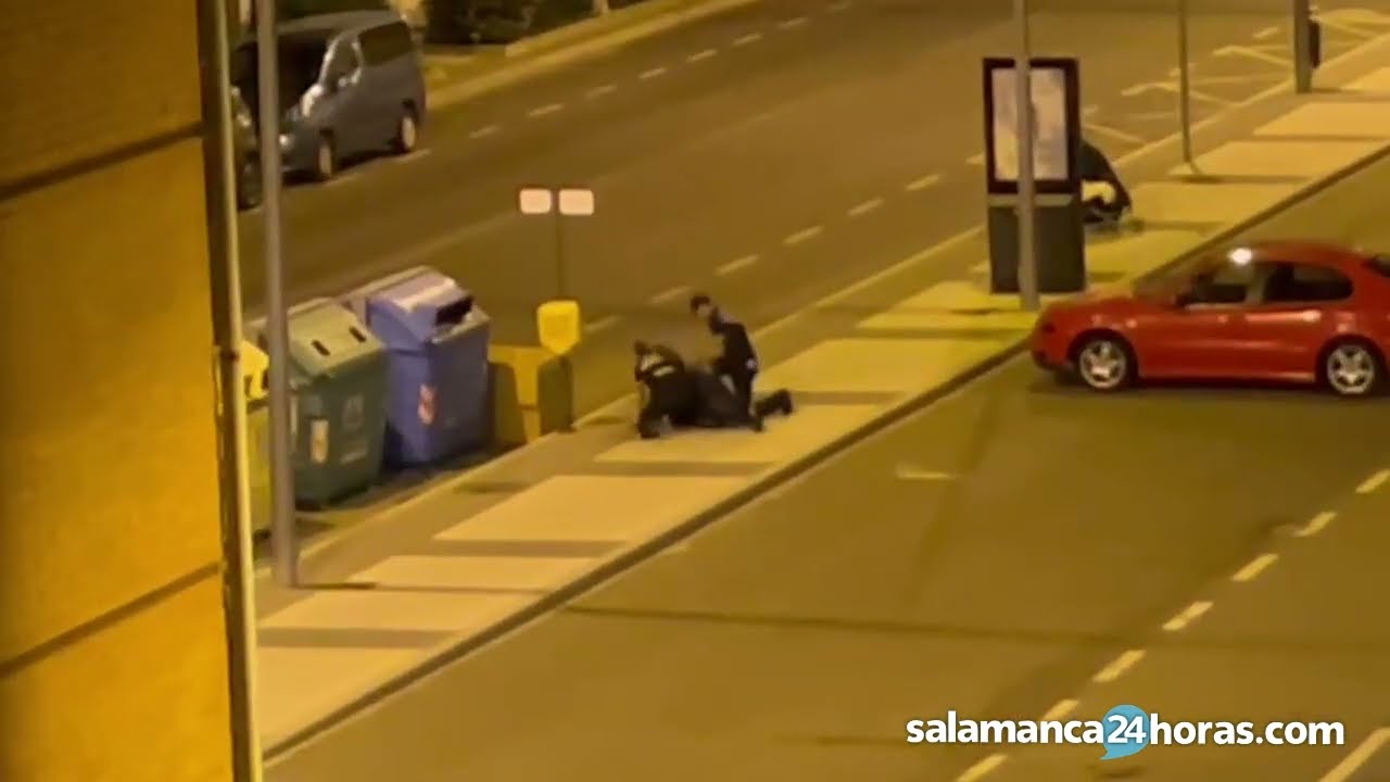 Detenido por intentar tirar al suelo a un agente de la Policía Local de Salamanca