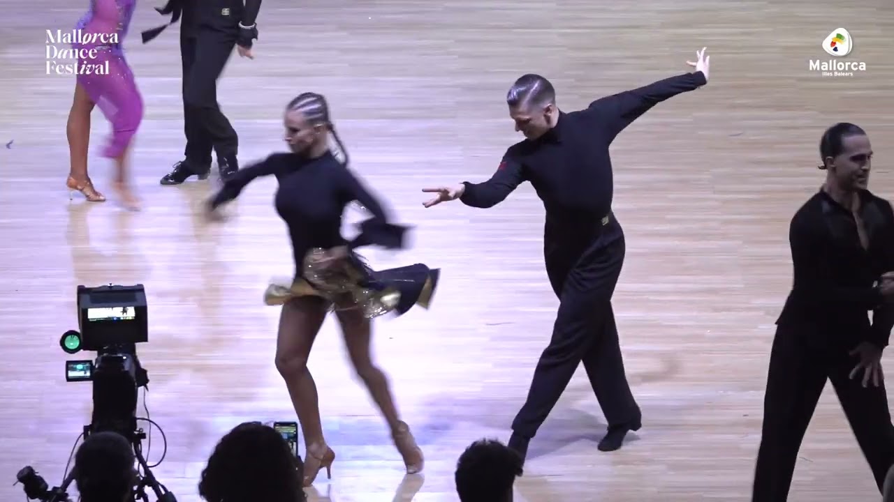 Gorodilov - Figurenko, EST | R1 C | 2022 WDSF European Latin Calvià, ESP