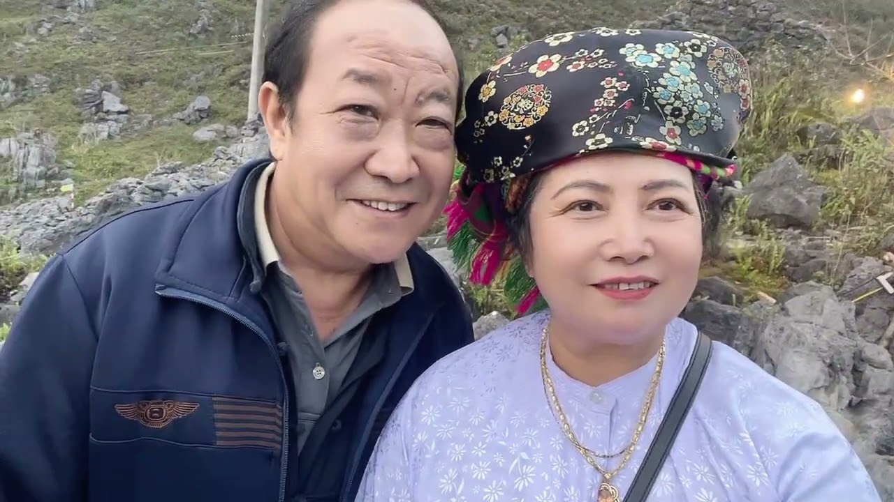 Hnoob  xiab 6  mus ncig tsiab  toj siab tau ntsib cov hluas ua movies nyob Lào tuaj 