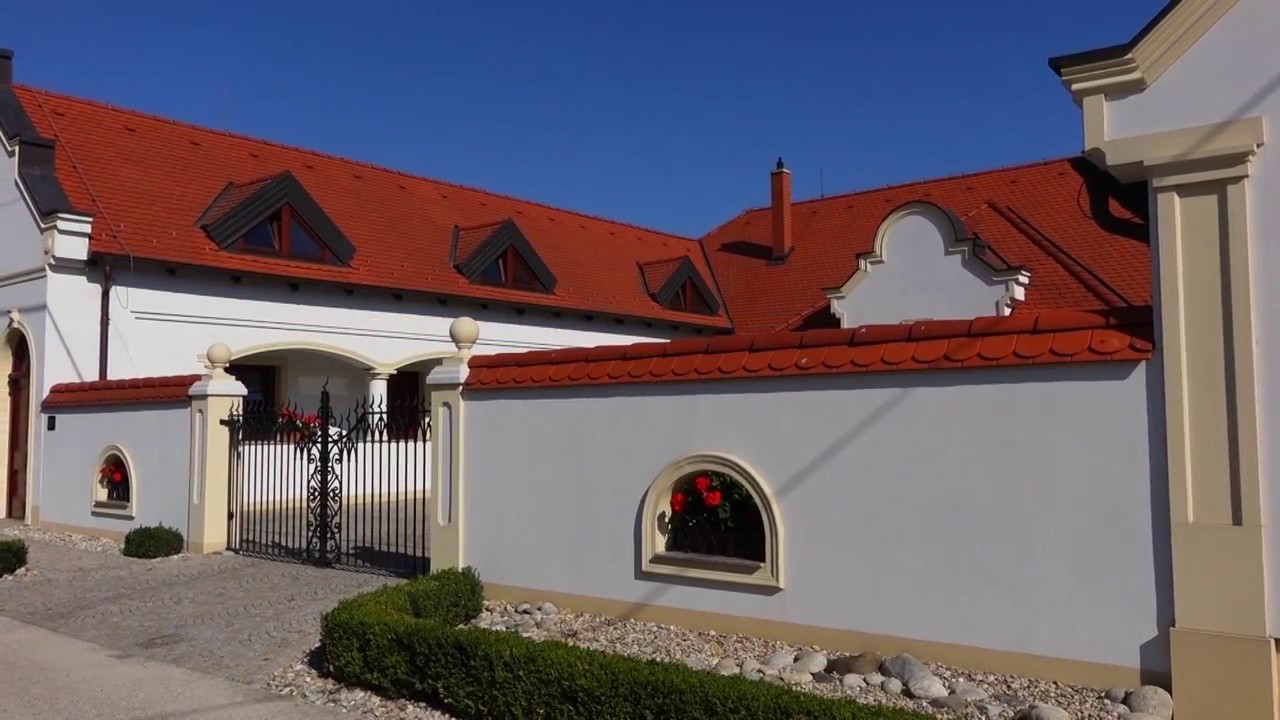 ČILISTOVSKÁ KÚRIA, 11-i rodinné sídlo, 550 m2 ÚP na 2000 m2 pozemku - UNIKÁTNA NEHNUTEĽNOSŤ