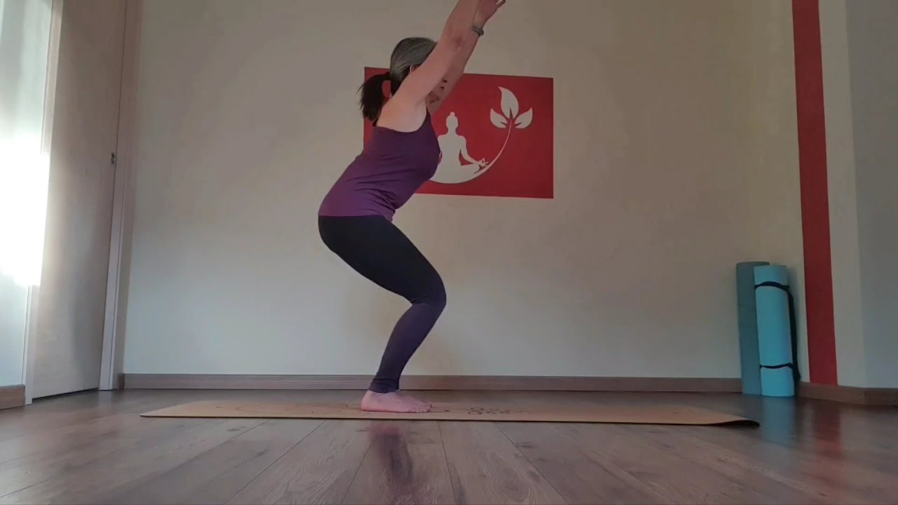 UTKATASANA, posizione della sedia