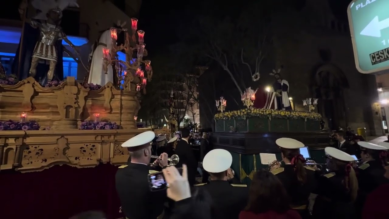 Saludo entre Hermandad Humildad y Paz y Hermandad Jesús del Buen Perdón